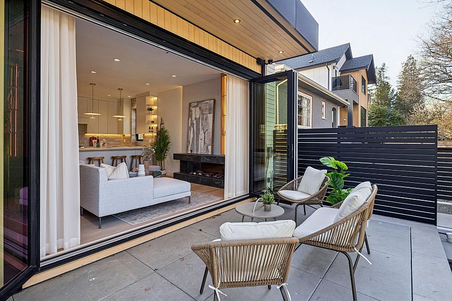 1 3036 W 13th Avenue