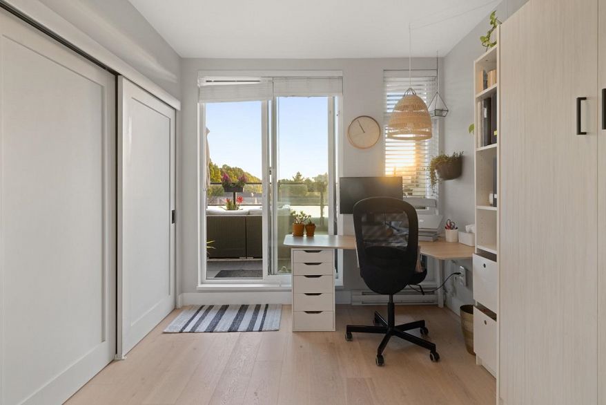 PH2 3939 Knight Street