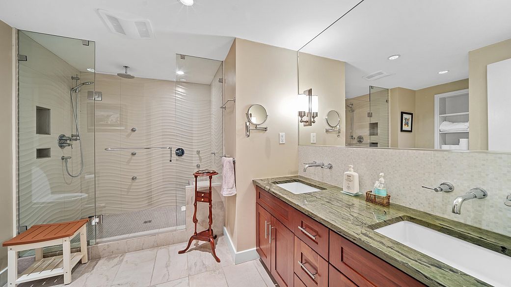 404 4900 Cartier Street