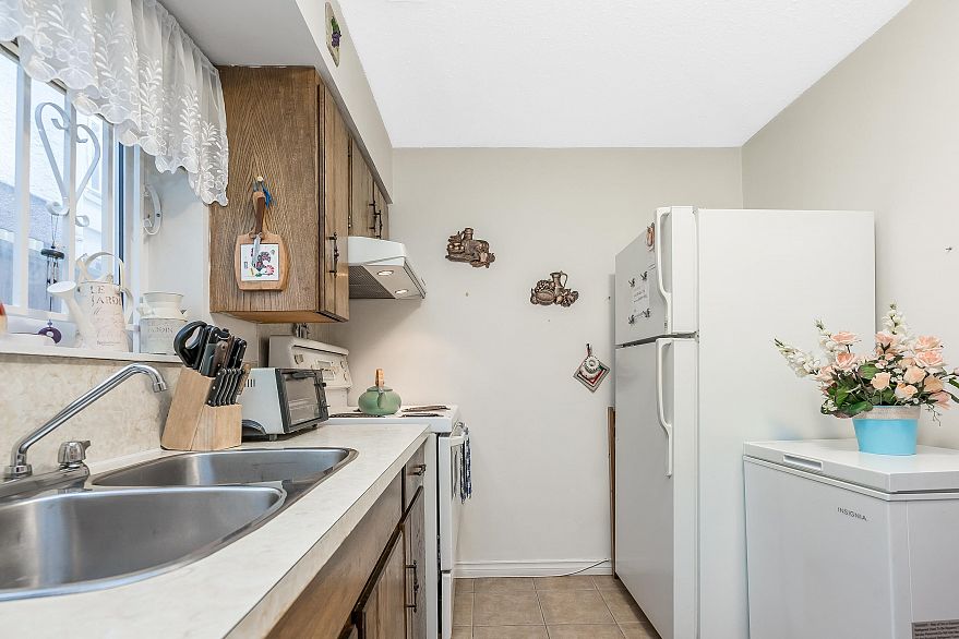 5262 Clarendon Street