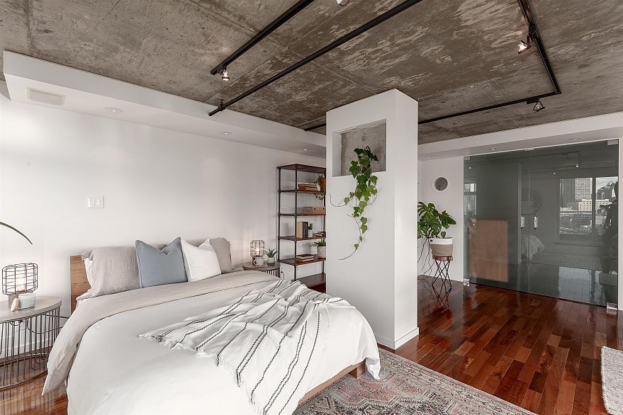 1002 289 Alexander Street