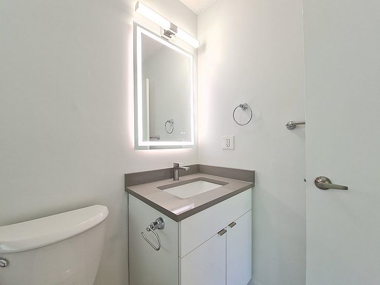 301 8645 Osler Street