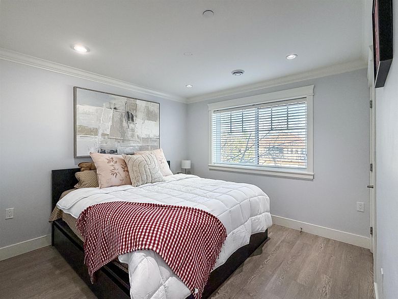 5626 Elizabeth Street