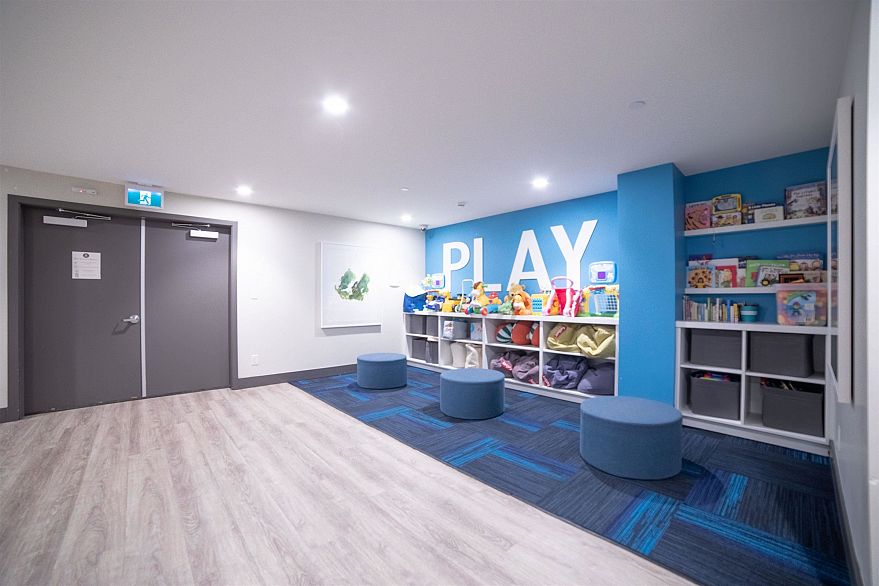 201 3581 NE Kent Avenue