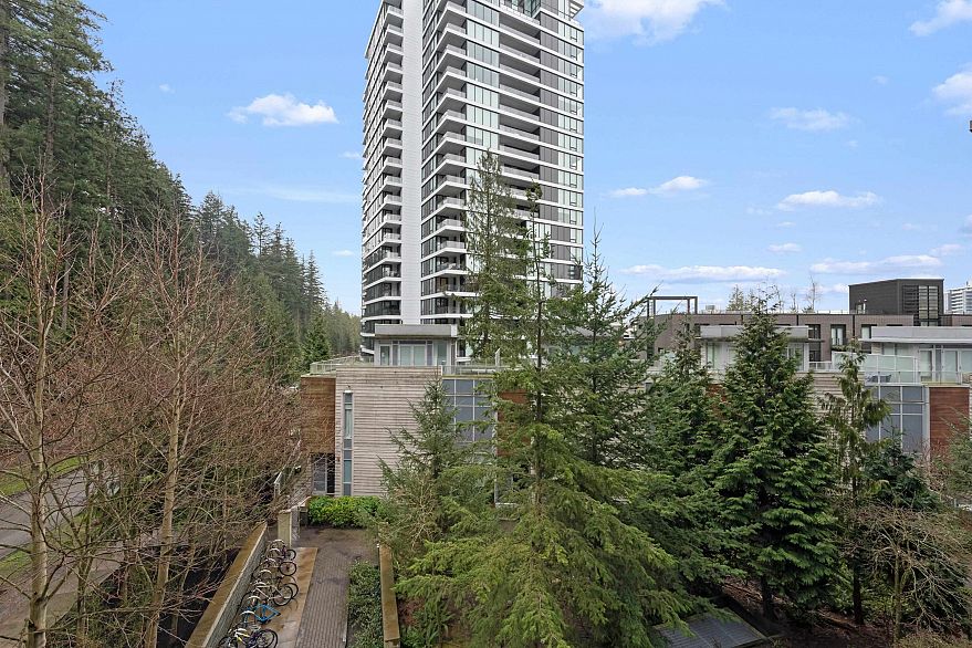 307 3355 Binning Road