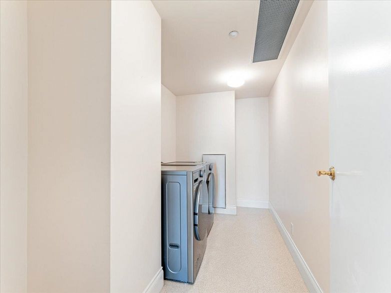 205 1717 Bayshore Drive