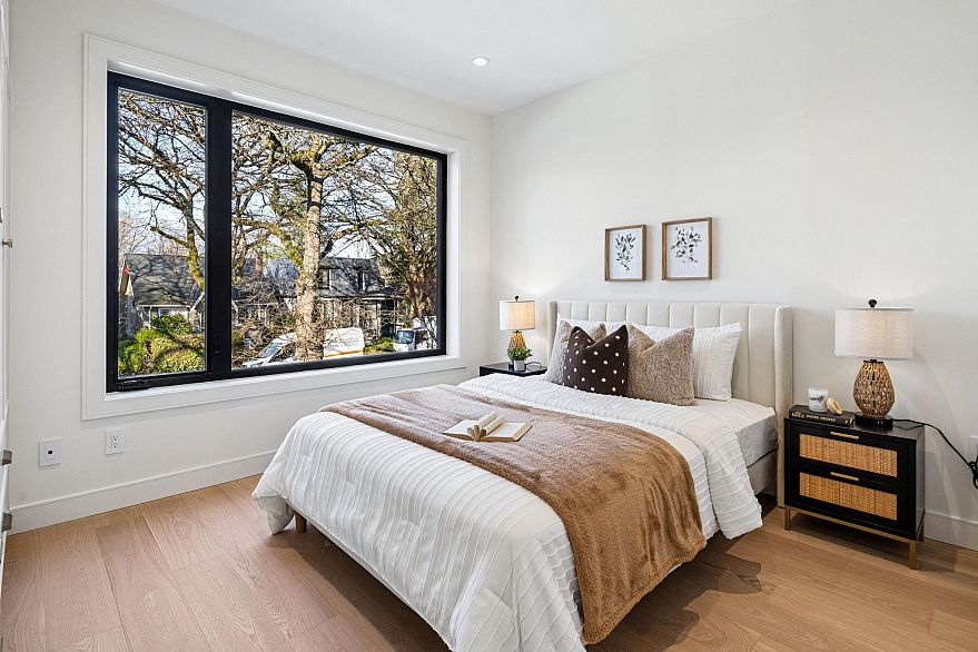 1 3036 W 13th Avenue