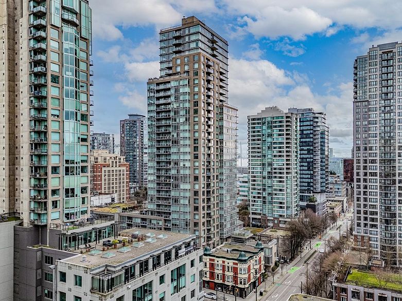 1502 888 Homer Street