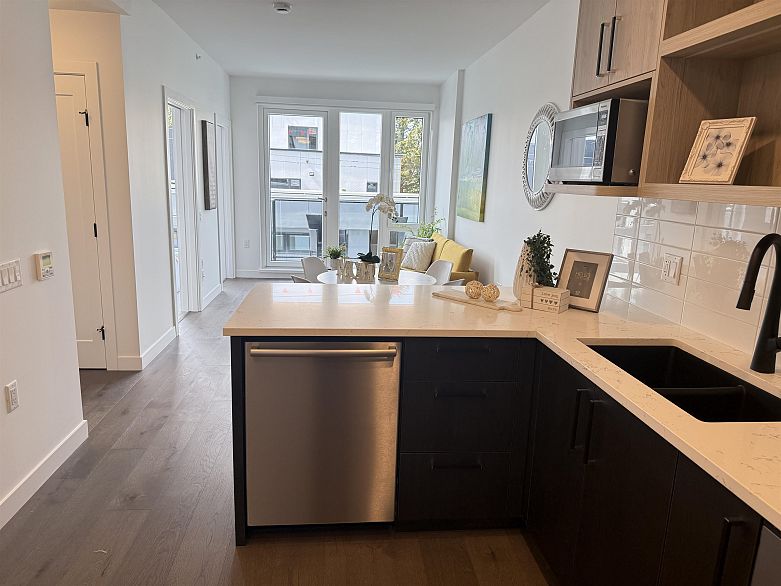 302 6859 Cambie Street