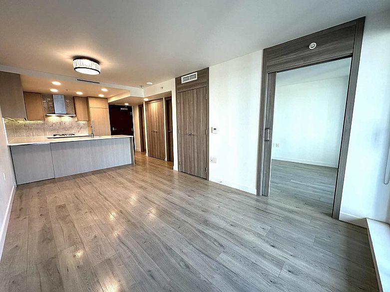 911 455 SW Marine Drive