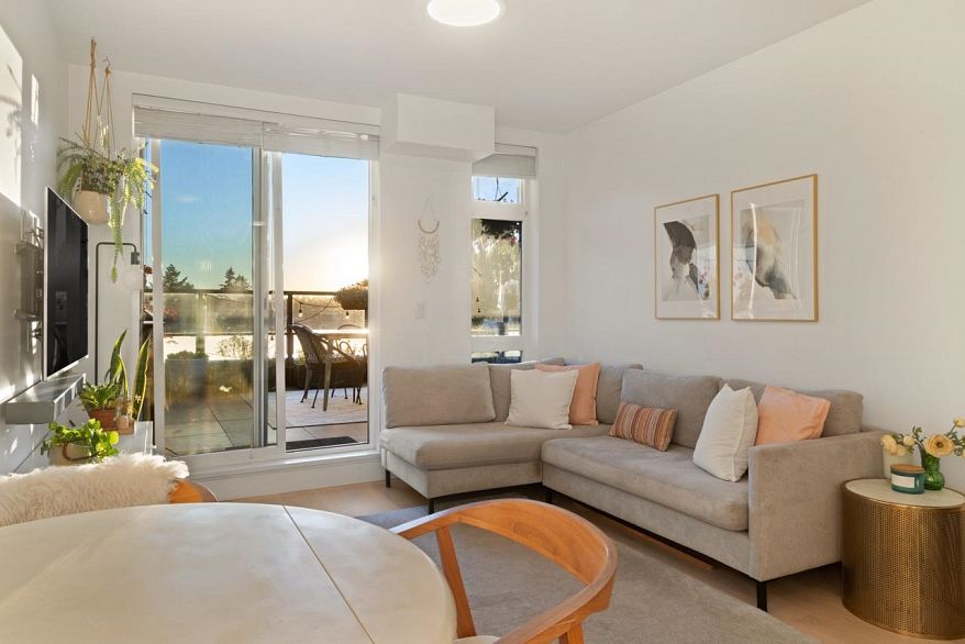 PH2 3939 Knight Street