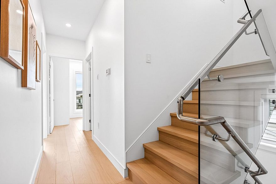 2 6933 Prince Edward Street