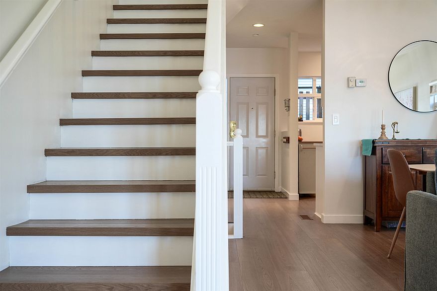 1 8581 Jellicoe Street