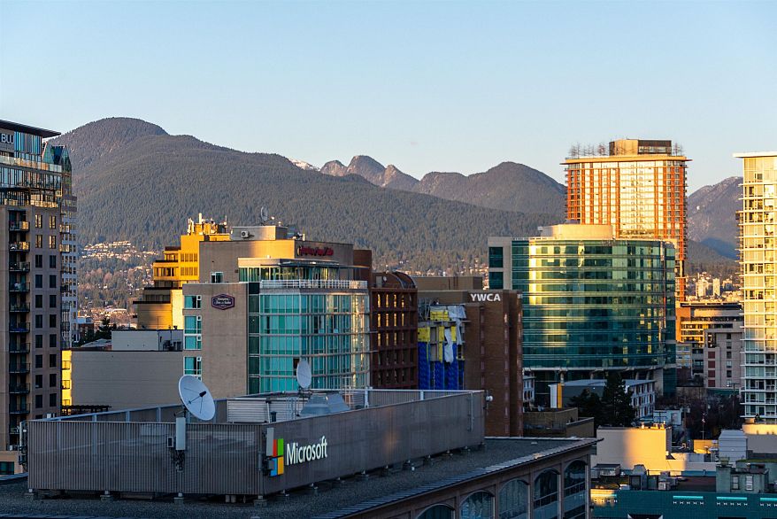 2106 939 Expo Boulevard