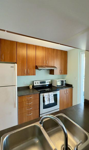 2409 3663 Crowley Drive