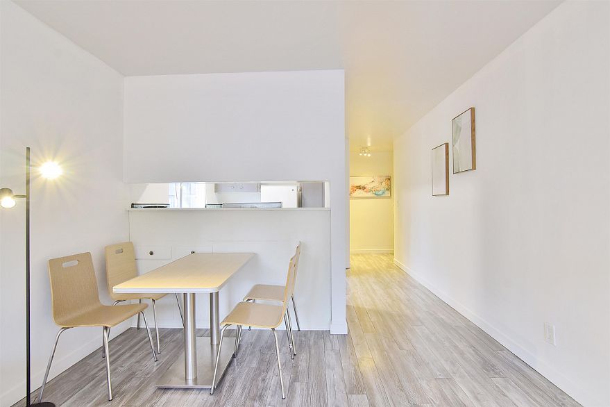 205 1540 HARO STREET, Vancouver BC V6G 1G6