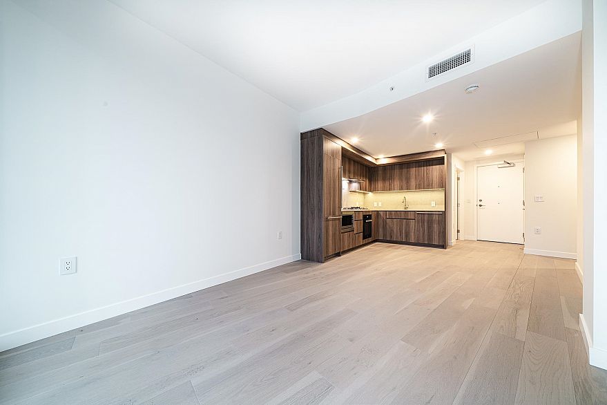 412 5212 Cambie Street