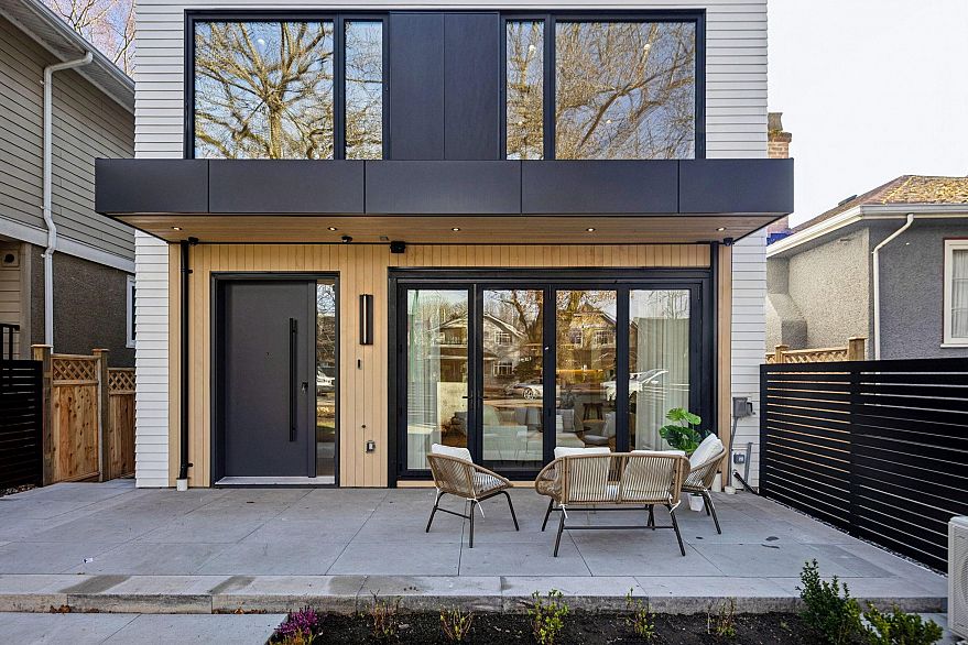 1 3036 W 13th Avenue