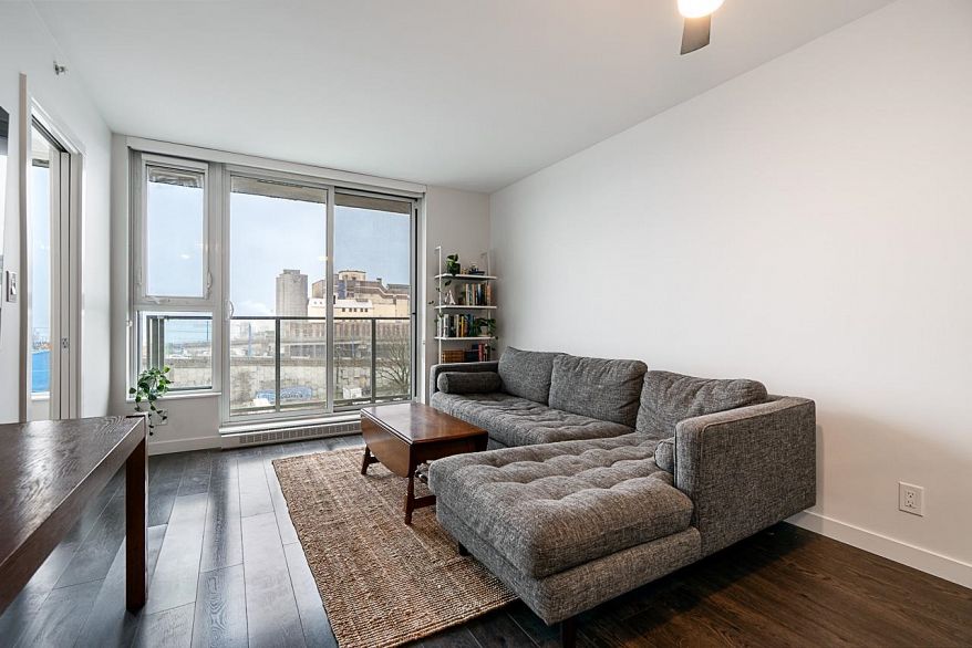 360 955 E Hastings Street