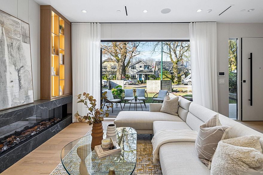 1 3036 W 13th Avenue