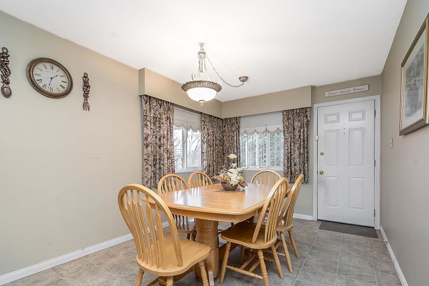 5262 Clarendon Street