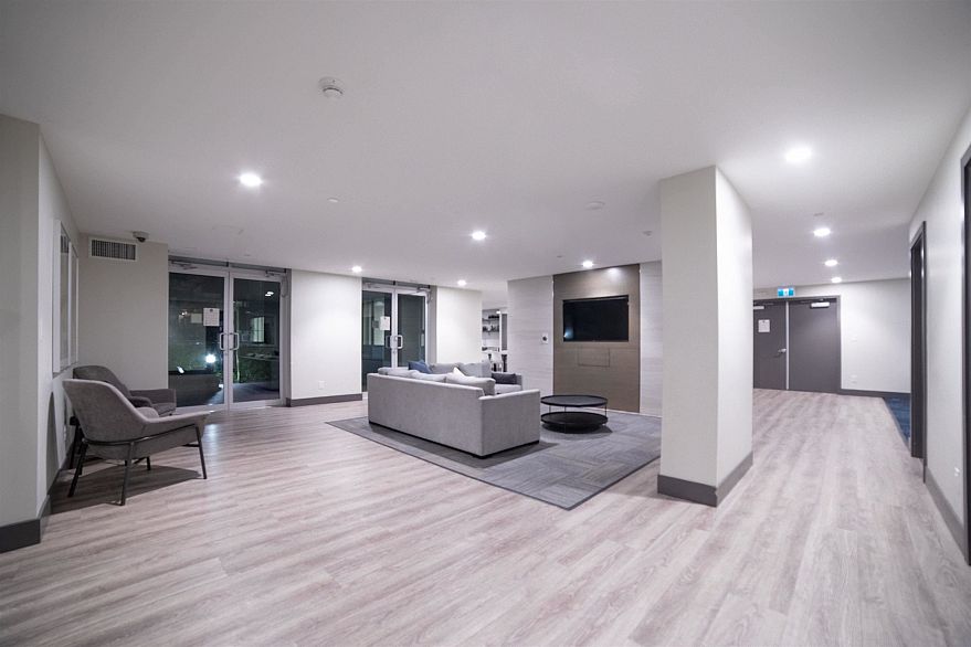 201 3581 NE Kent Avenue