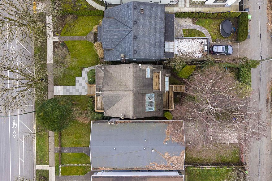 3545 W King Edward Avenue