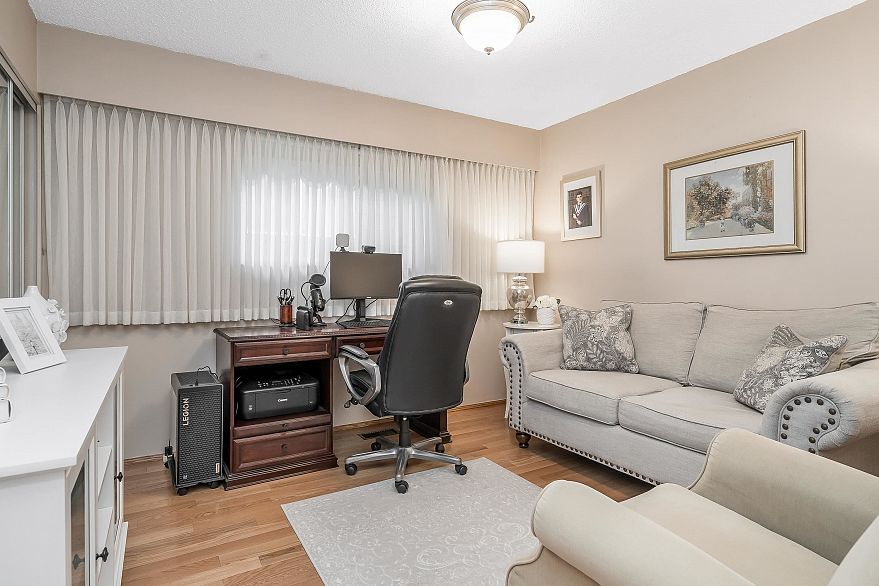 5262 Clarendon Street