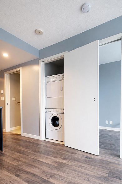 1507 833 Homer Street