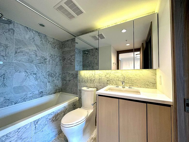 911 455 SW Marine Drive