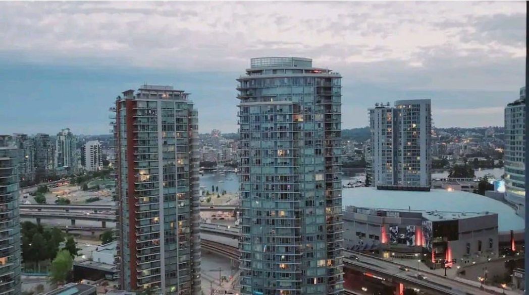 2503 183 Keefer Place