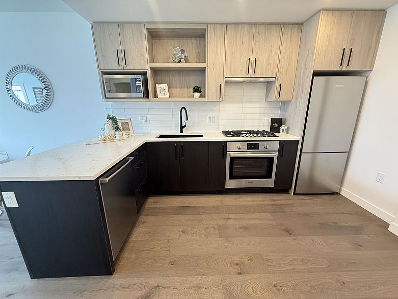 302 6859 Cambie Street