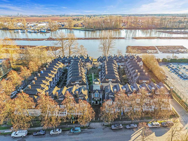 1 8581 Jellicoe Street