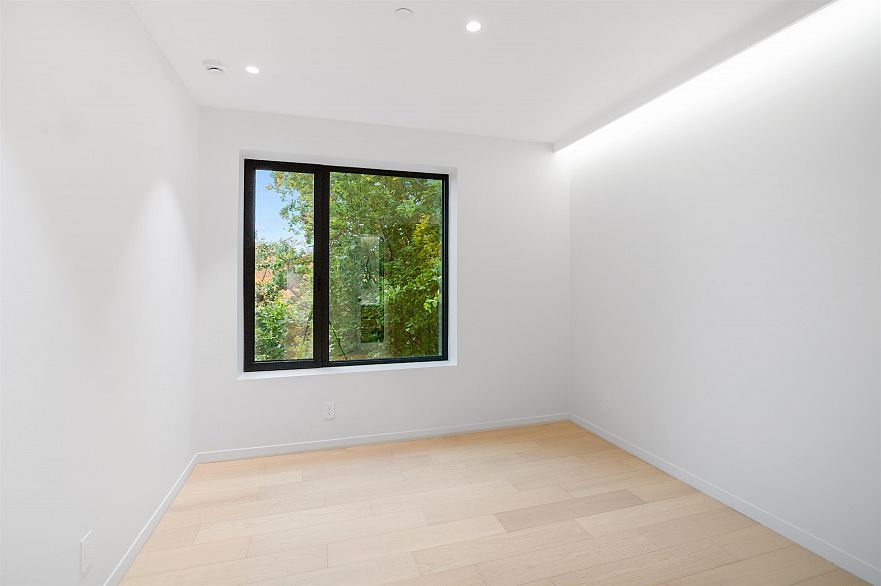 2 1595 W 66th Avenue