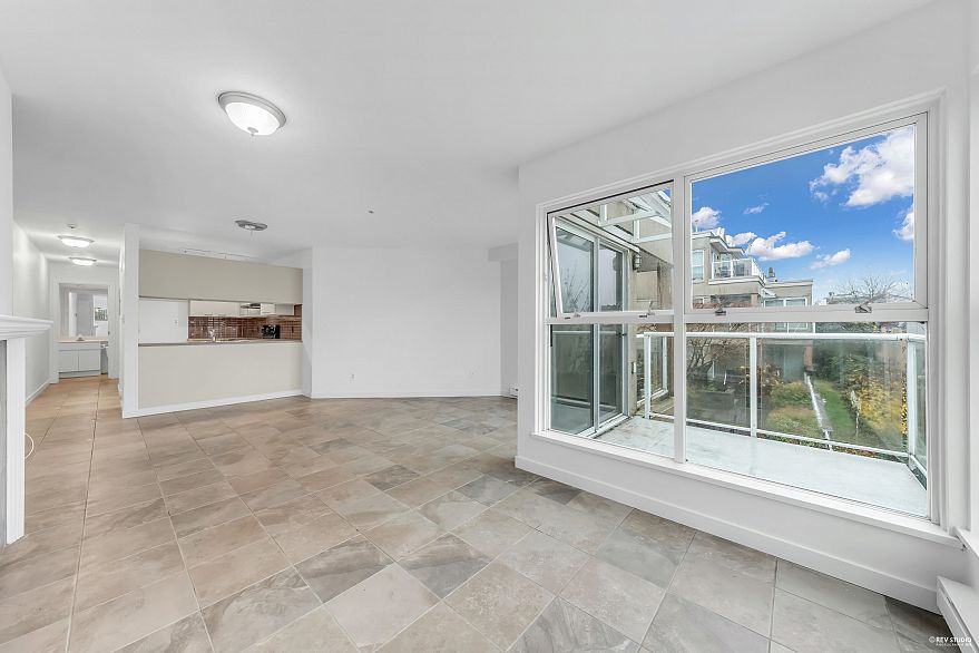 107 933 W 8th Avenue