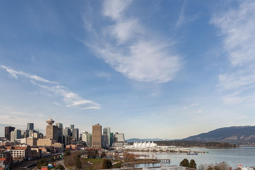 1002 289 Alexander Street