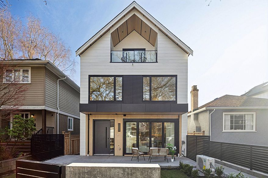 1 3036 W 13th Avenue