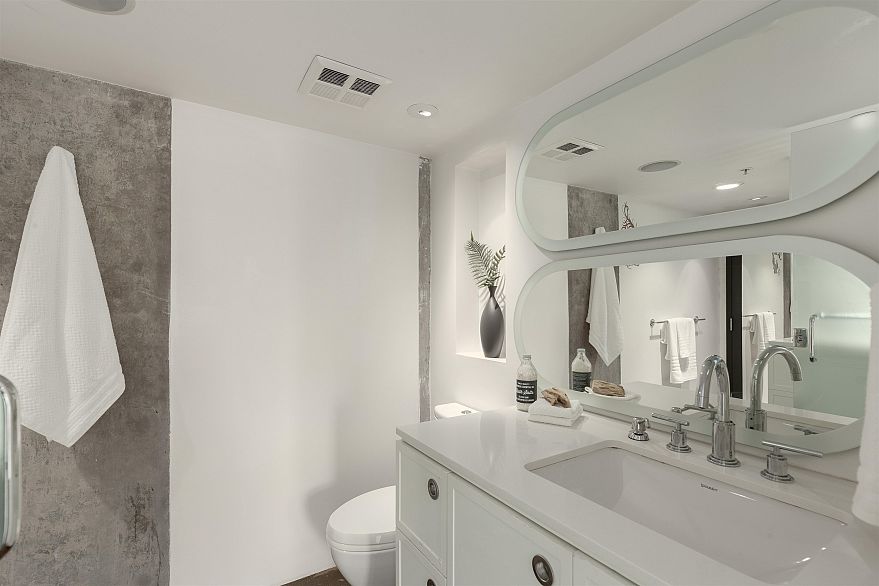 1002 289 Alexander Street