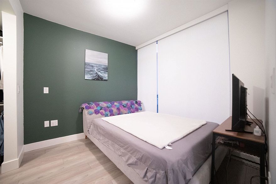 201 3581 NE Kent Avenue