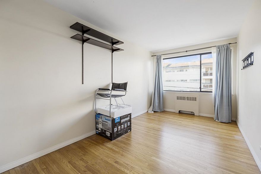 205 1695 W 10th Avenue