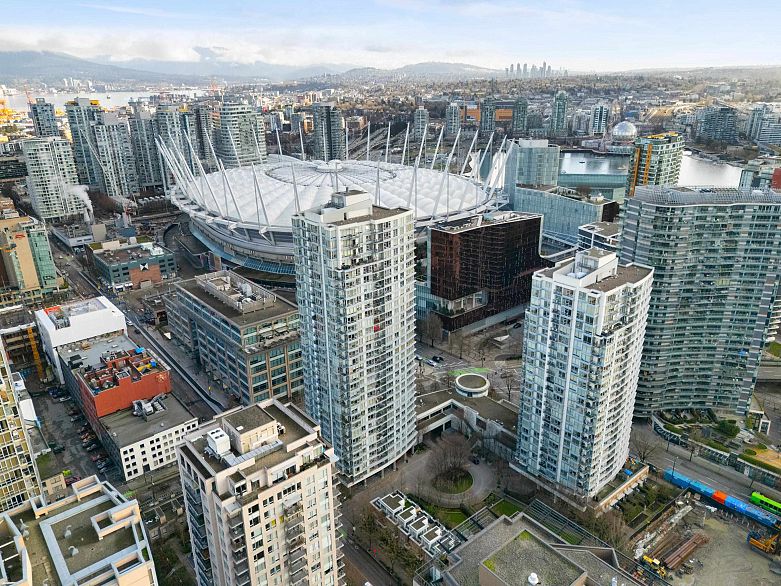 2705 928 Beatty Street