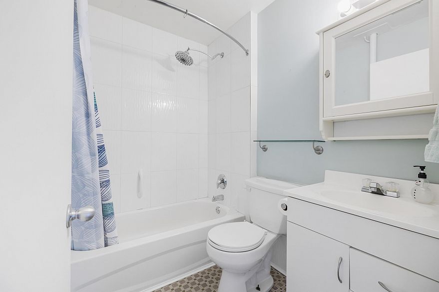 205 1695 W 10th Avenue