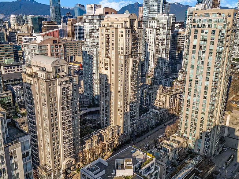 2208 969 Richards Street