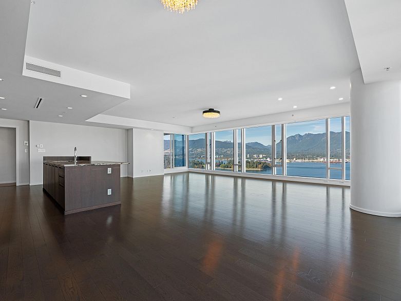 2701 1011 W Cordova Street