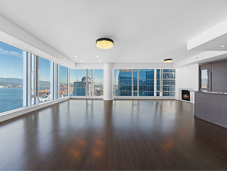 2701 1011 W Cordova Street