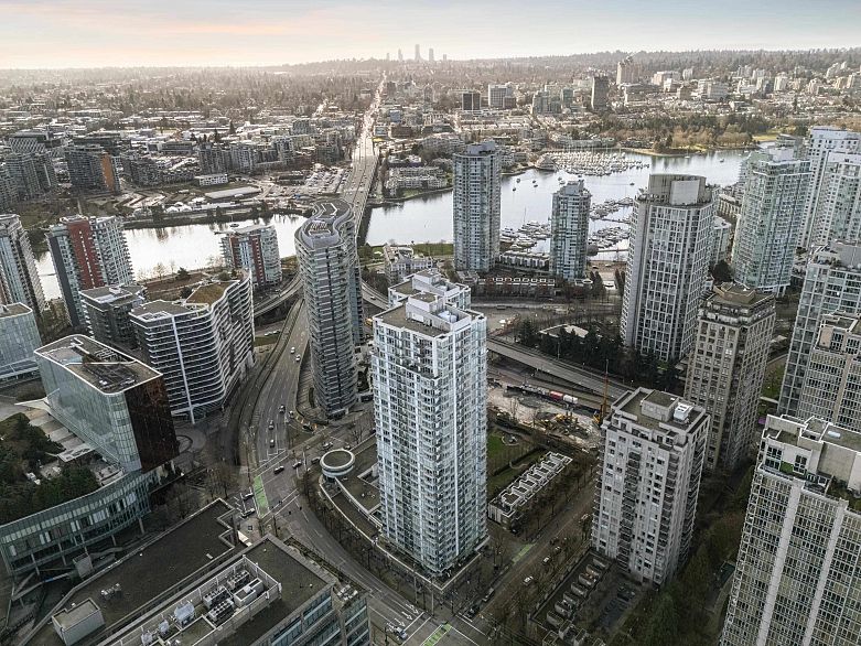 2705 928 Beatty Street