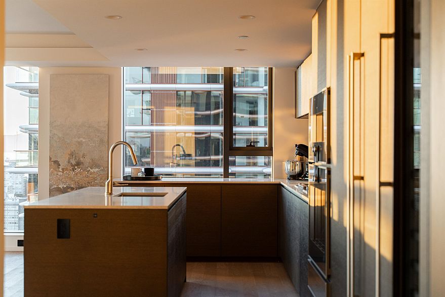 2901 1408 Robson Street