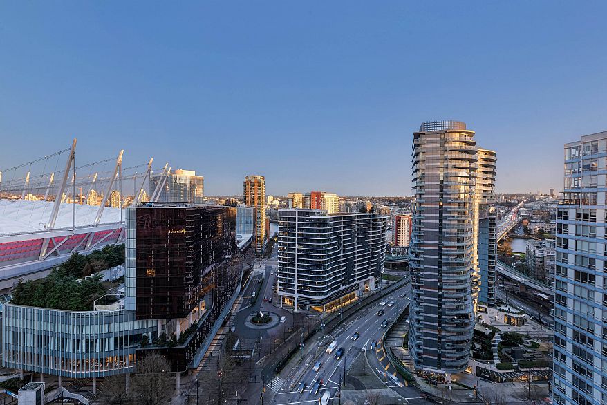 2705 928 Beatty Street