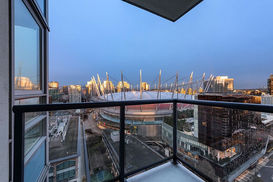 2705 928 Beatty Street