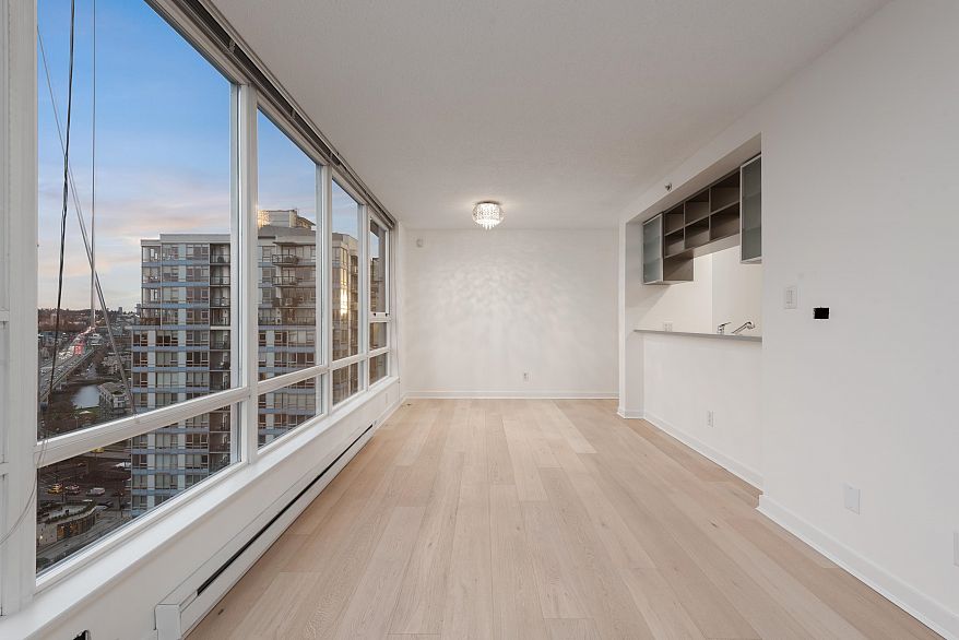 2705 928 Beatty Street